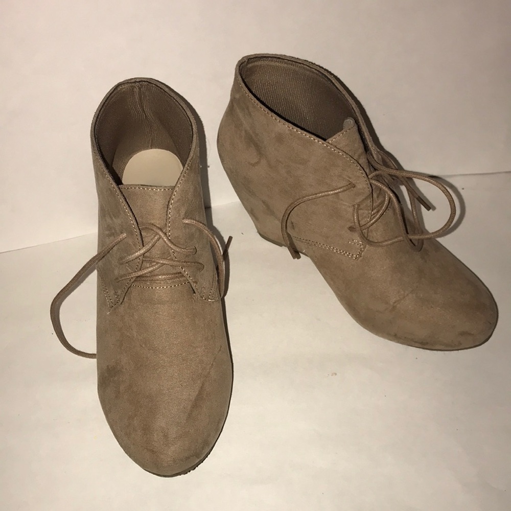 Heeled booties